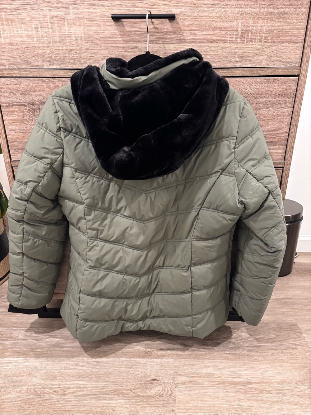 Nautica Olive Quilted Puffer Jacket with Black Faux Fur Trim - Picture 2 of 3